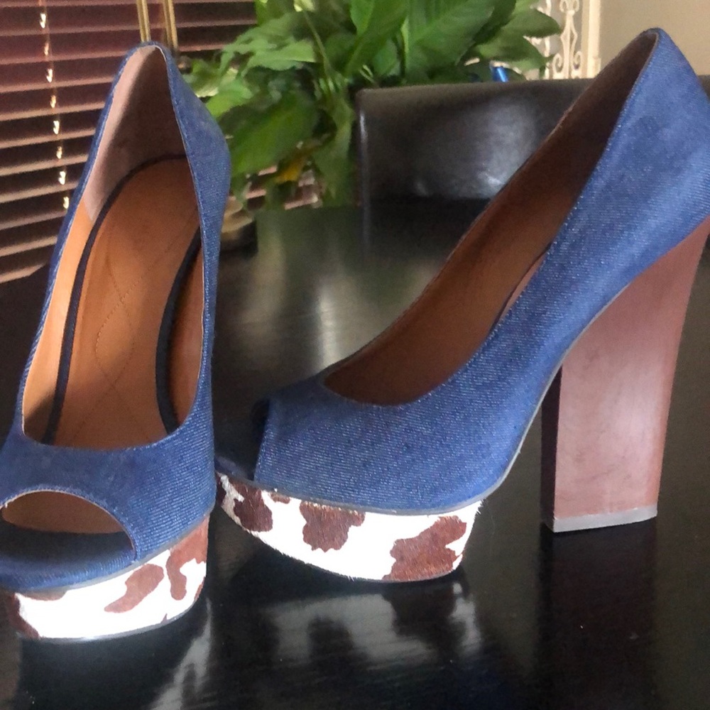 Brand New Nine West Denim/Cow Print heel